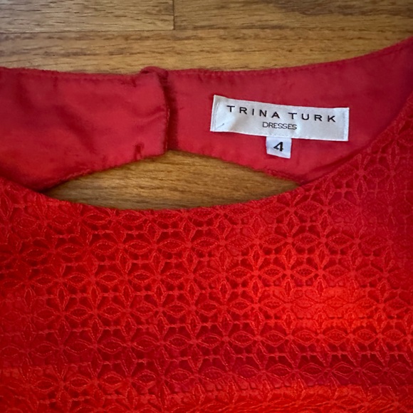 ❤️NWOT Trina Turk Holiday Red Keyhole Back Textured 3/4 Sleeve Cocktail Dress 4 - Picture 7 of 10